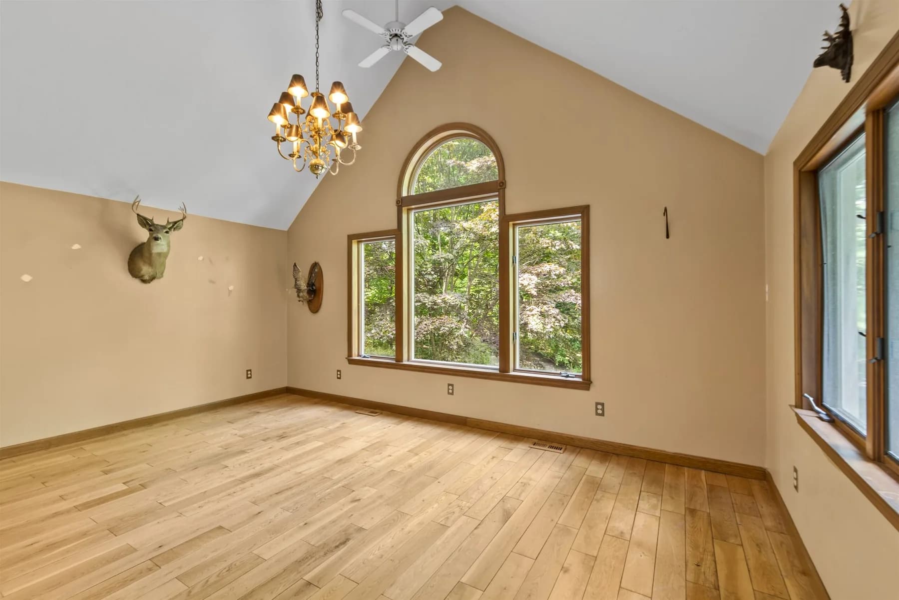 Empty real estate image
